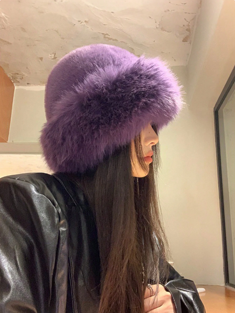 1pc Women's Luxury Fluffy Hat, Large, Thick Fluffy Trim, Warm Ear Cover, Versatile Winter Accessory