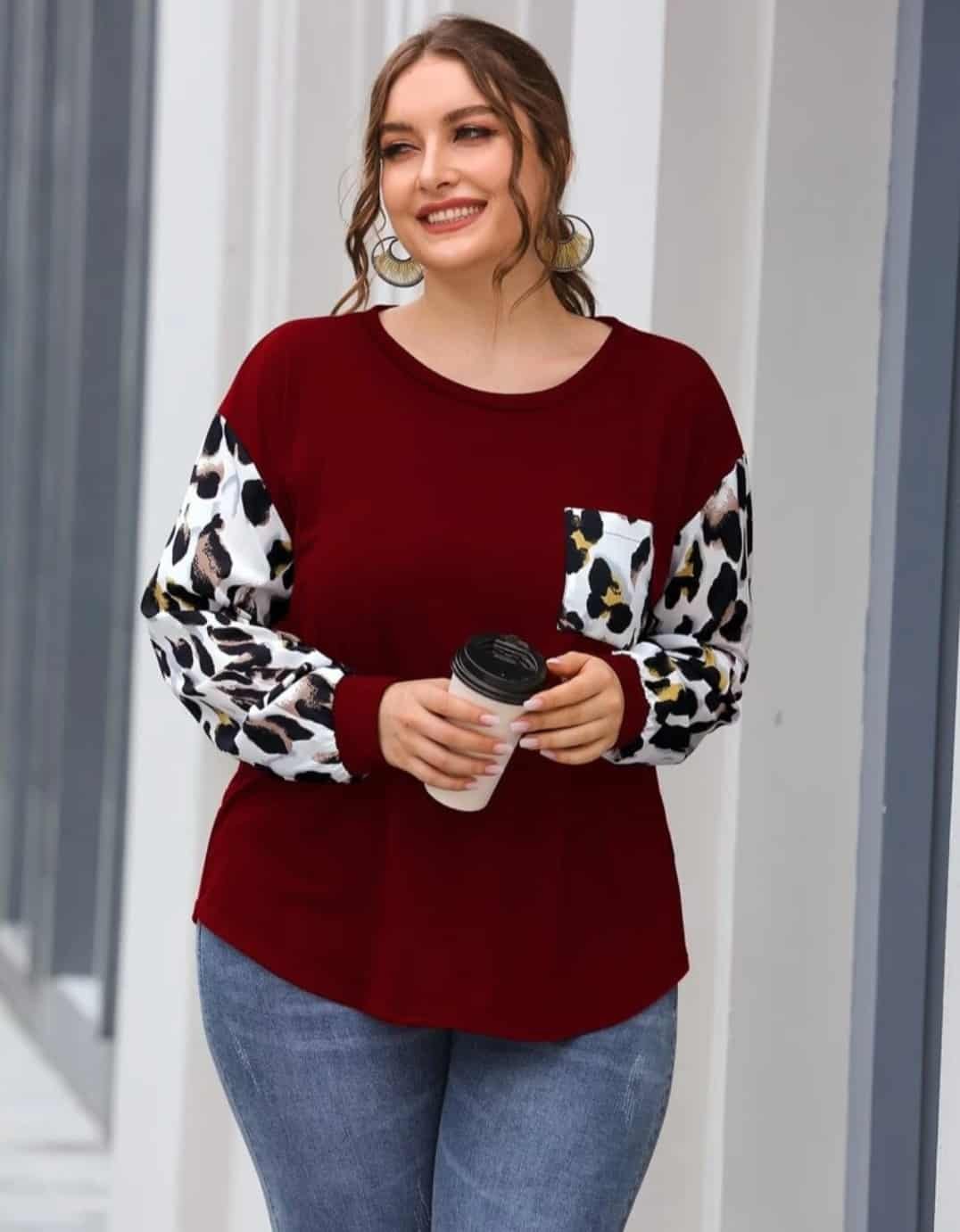 Plus Graphic Print Colorblock Curved Hem Tee