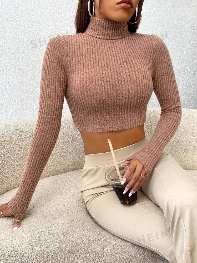 SHEIN EZwear High Neck Crop Tee