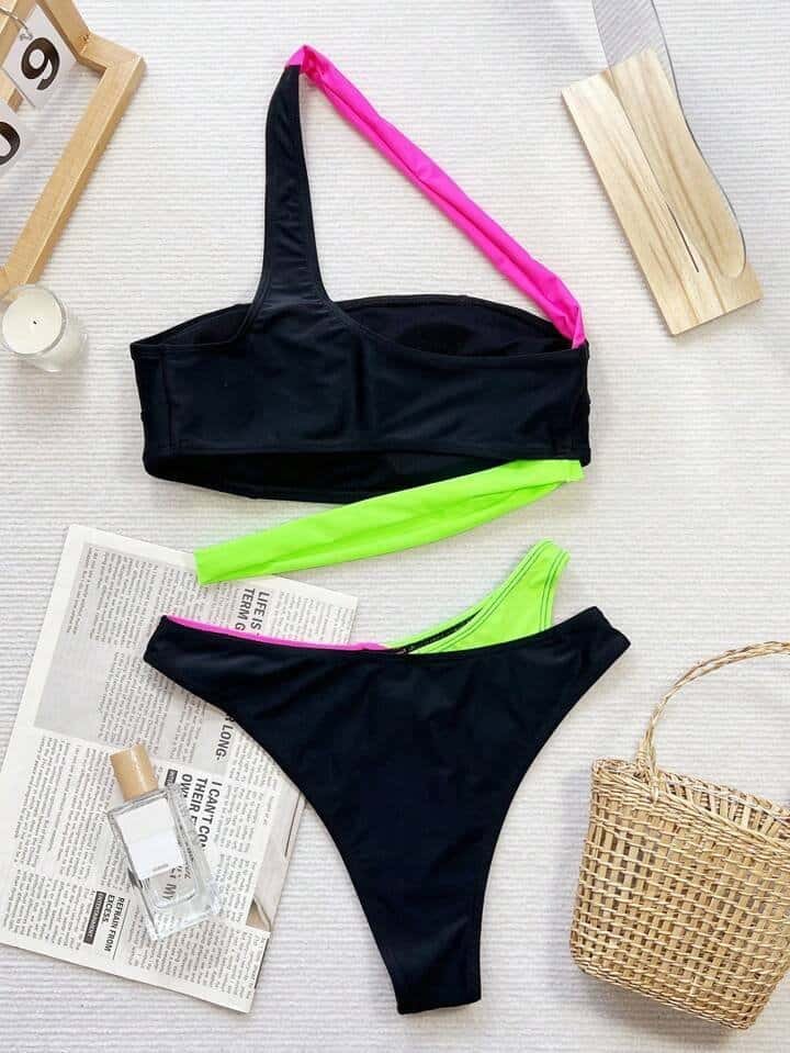 SHEIN Swim Colorblock Asymmetrical Neckline Wire-Free Summertime Beach Bikini Set