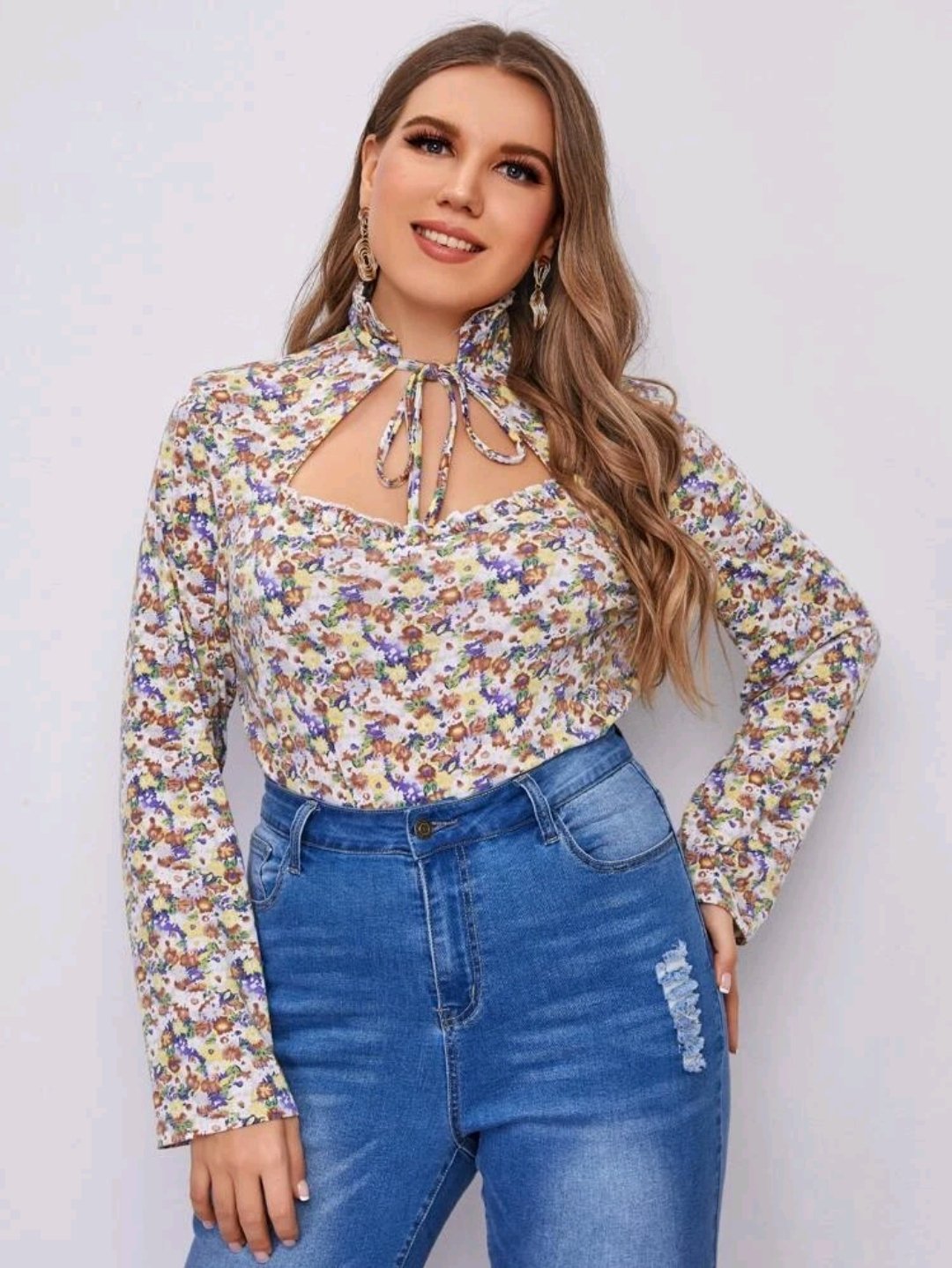 Plus Ditsy Floral Sweetheart Cut Out Tie Neck Frill Trim Top - Image 4