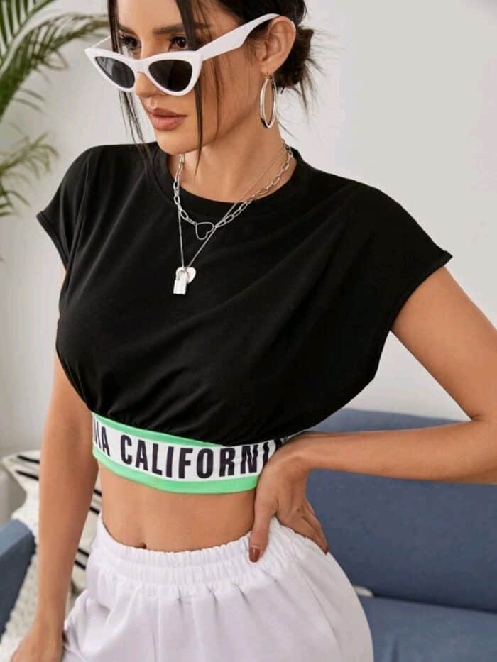 Letter Graphic Crop Tee