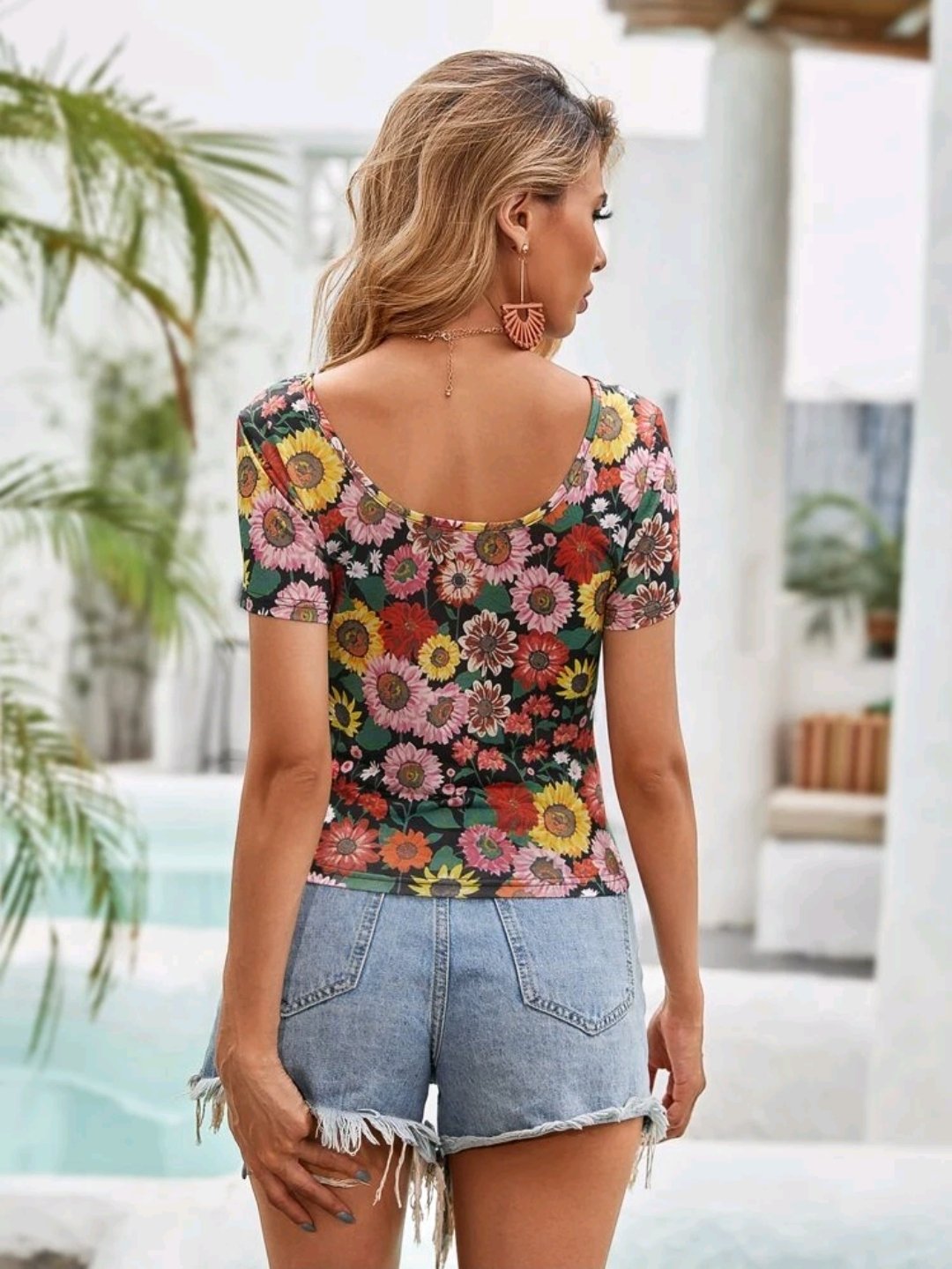 All Over Floral Print Scoop Neck Tee - Image 6