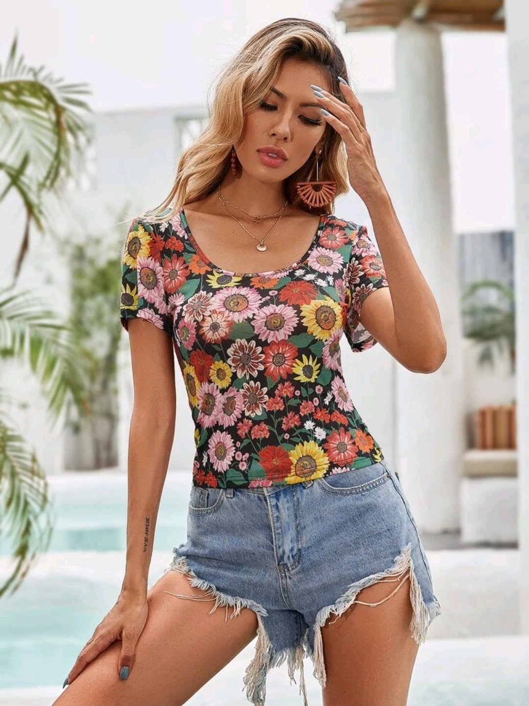 All Over Floral Print Scoop Neck Tee - Image 2