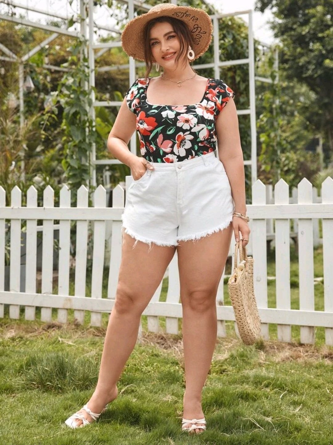 SHEIN Plus 1PC Scoop Neck Floral Print Tee - Image 3