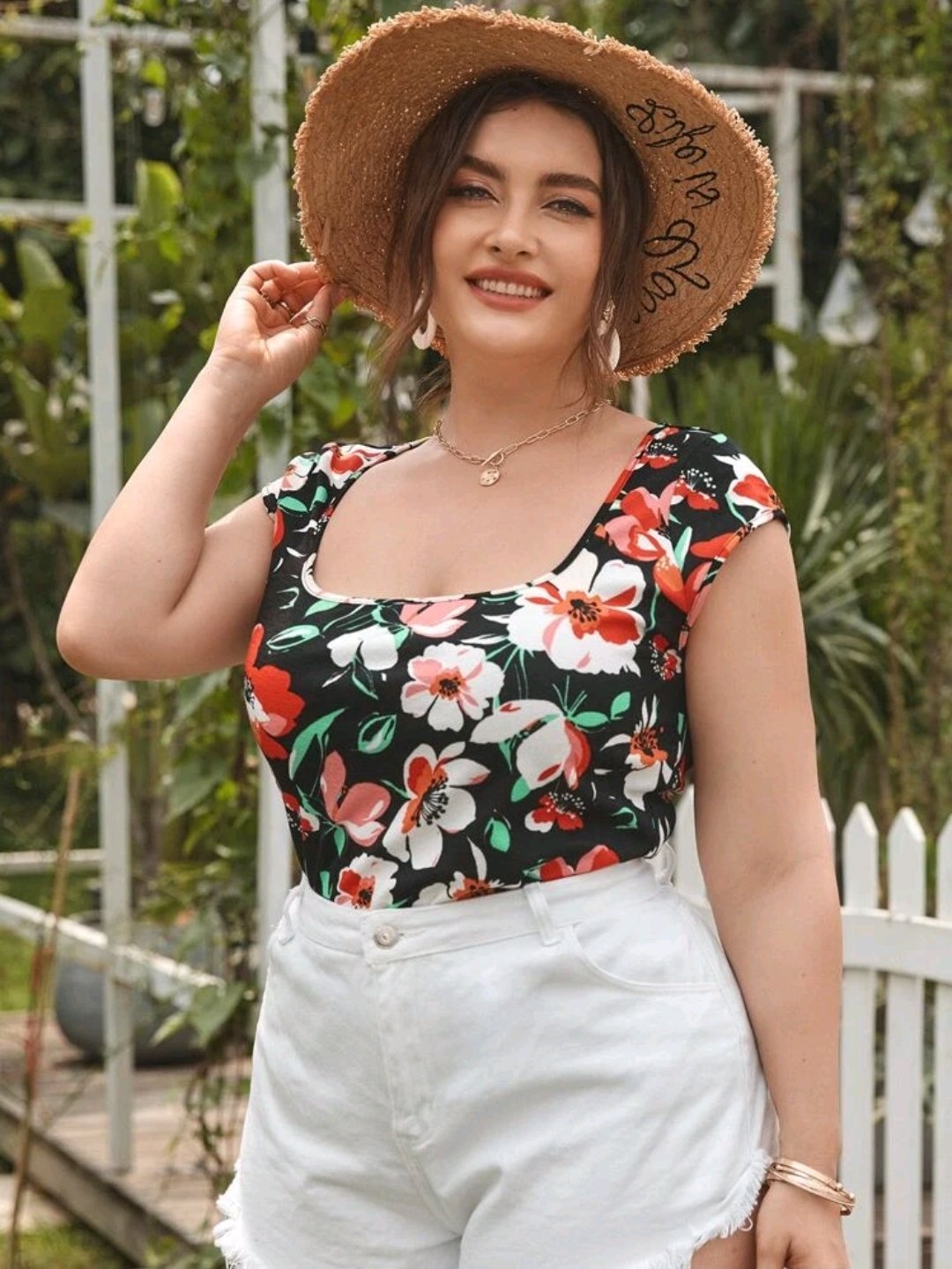 SHEIN Plus 1PC Scoop Neck Floral Print Tee - Image 2