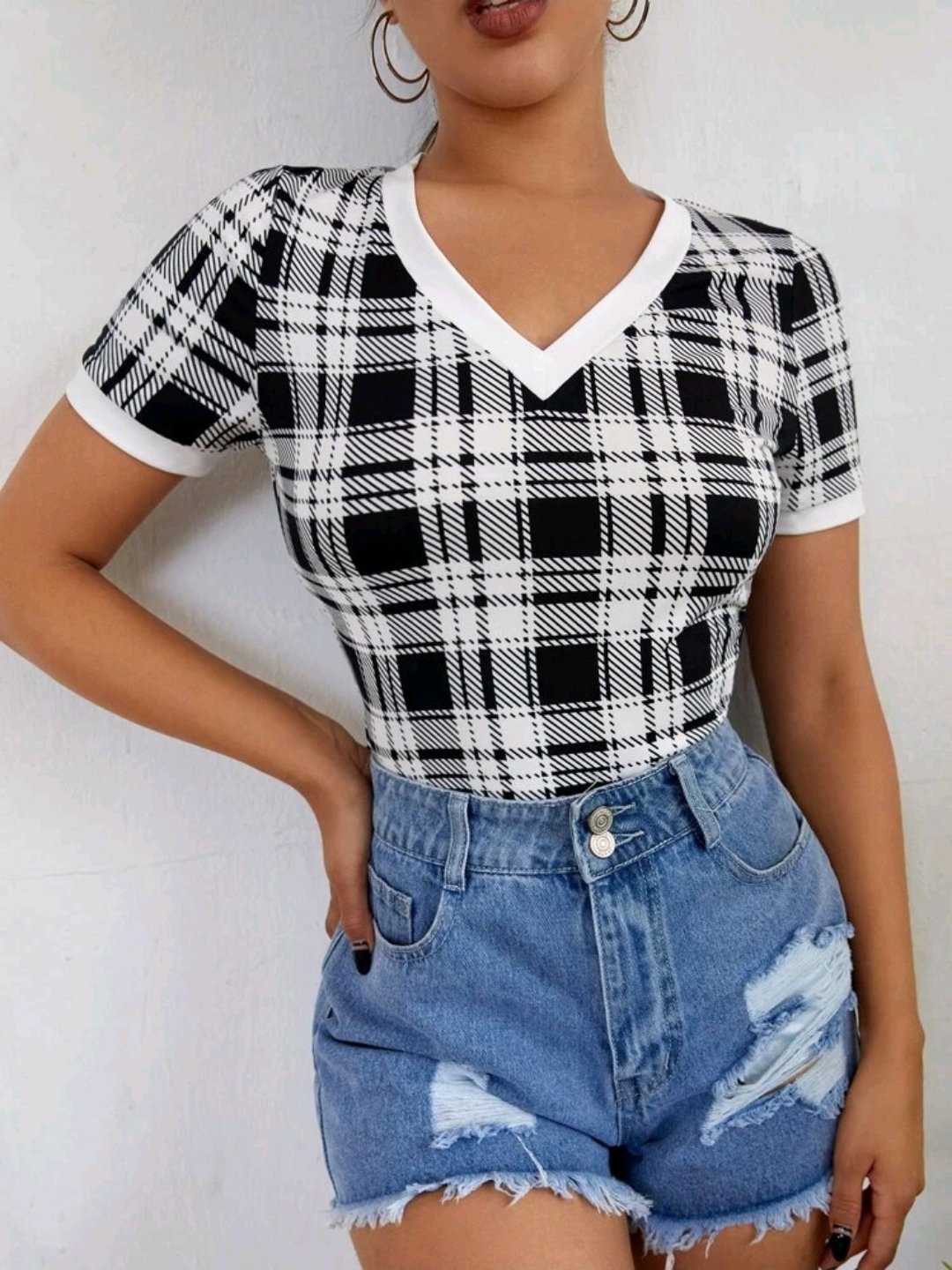 Plaid V-Neck Fitted Tee - Image 5