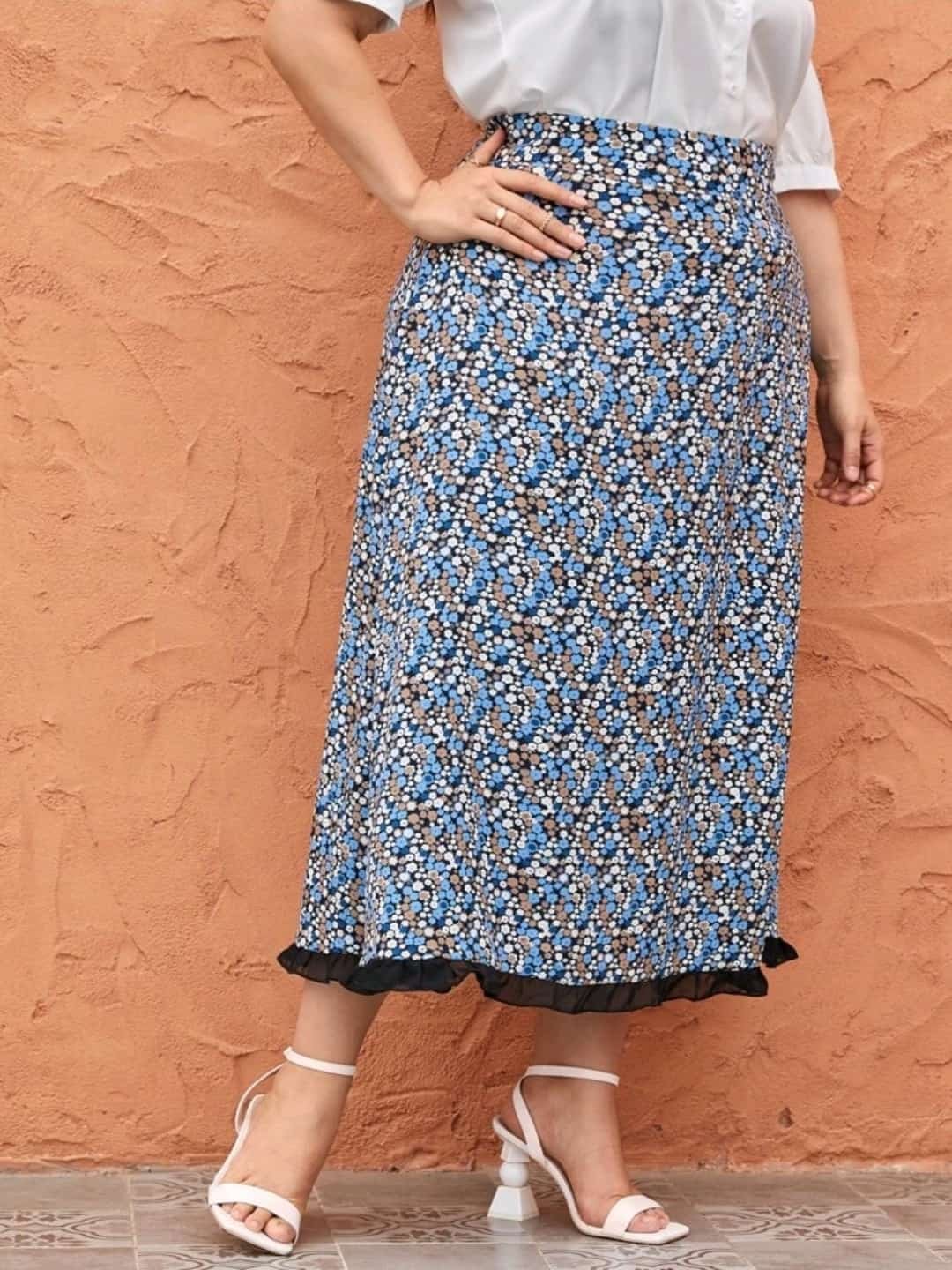 SHEIN Plus Contrast Mesh Hem Ditsy Floral Skirt - Image 2