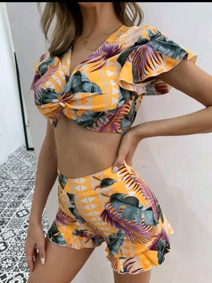 Tropical Print Twist Front Crop Top With Shorts