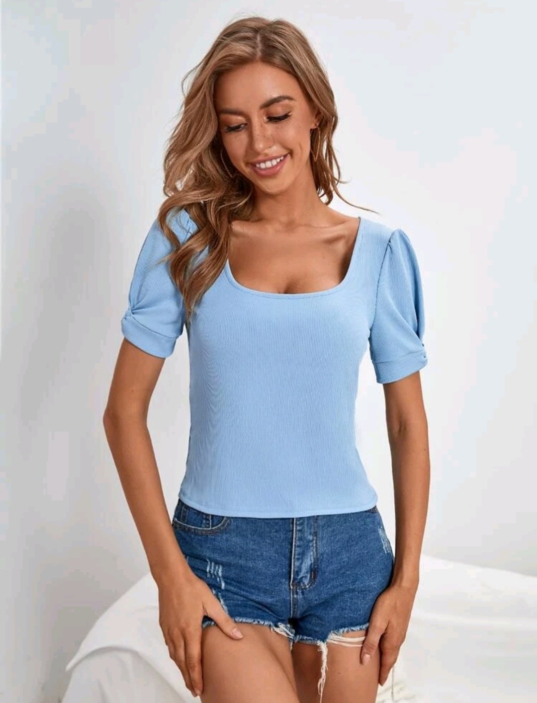 Solid Scoop Neck Puff Sleeve Tee - Image 4