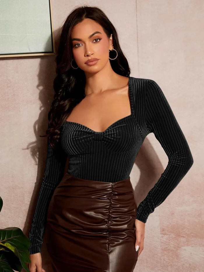 SHEIN Sweetheart Neck Velvet Tee