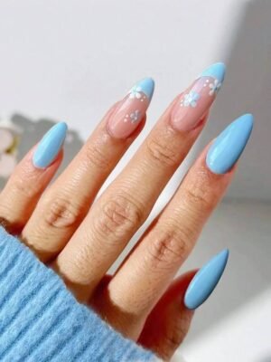 Get Glamorous With 24pcs White And Blue Flower Design Press On Nails