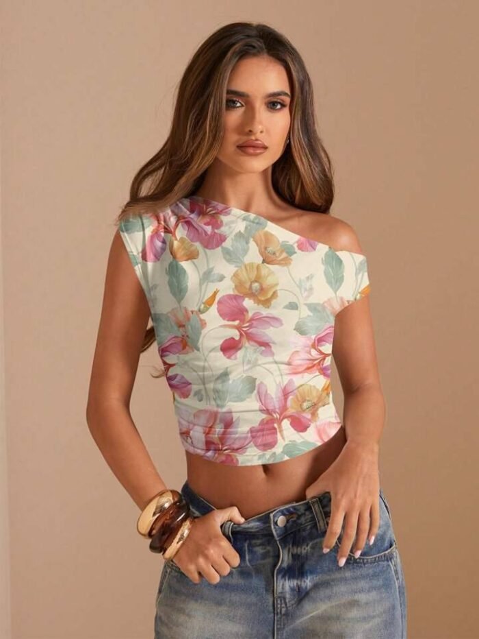 SHEIN BAE 1pc Women Tight Fit Asymmetric Shoulder Ruched Crop Top