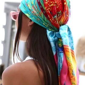 1pc Women's Multicolor Retro Pattern Satin Square Silk Scarf