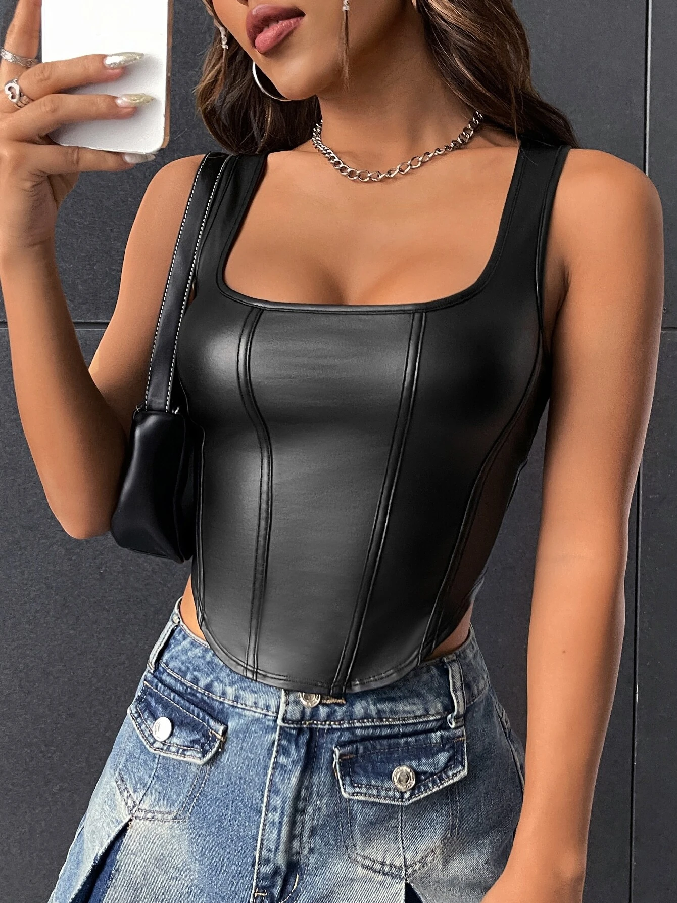 SHEIN X Antonella SHEIN BAE Square Neck Asymmetrical Hem PU Tank Top - Image 3